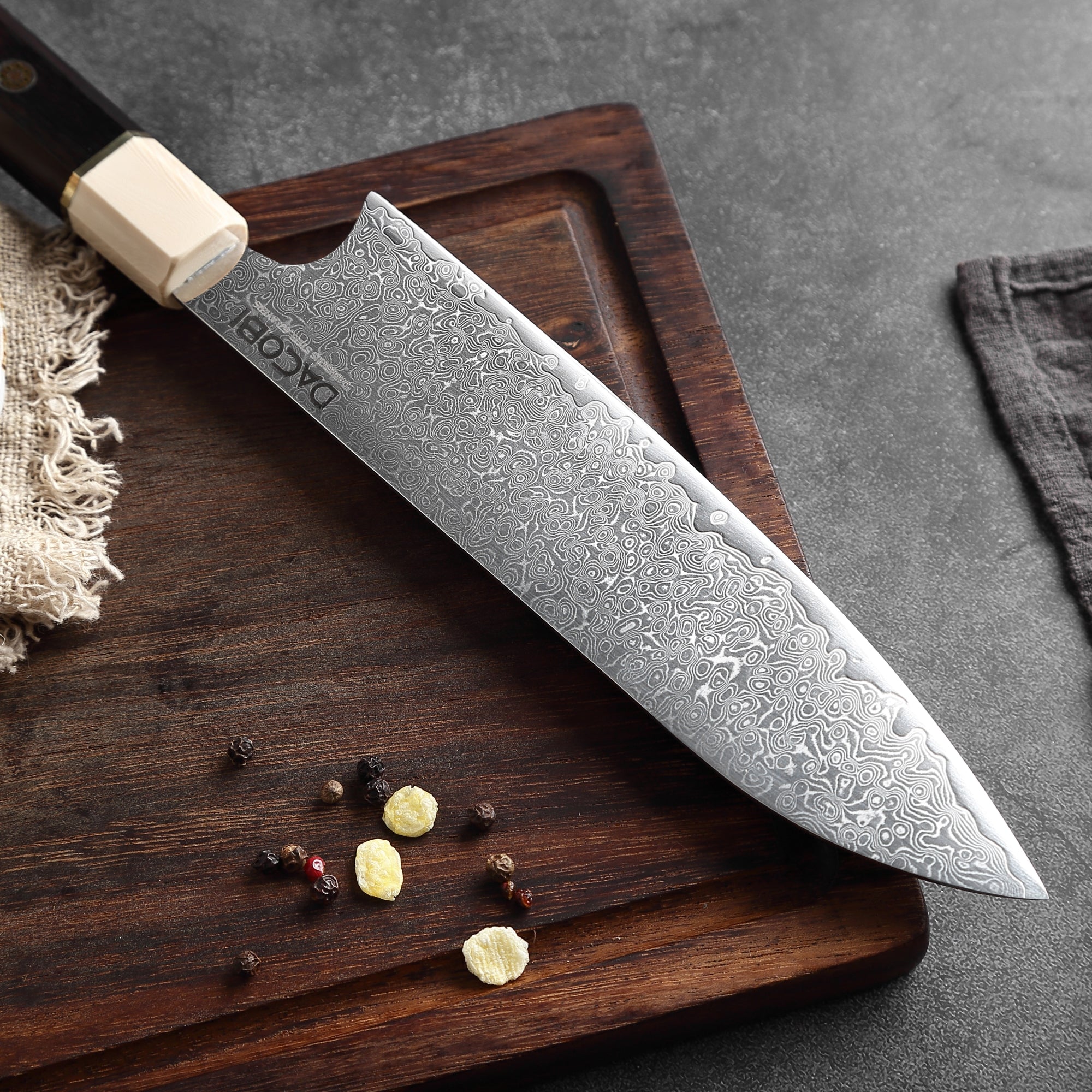Profesionalni Santoku nož C12, Damask čelik 67 slojeva, 20.5 cm - DACOBI.hr